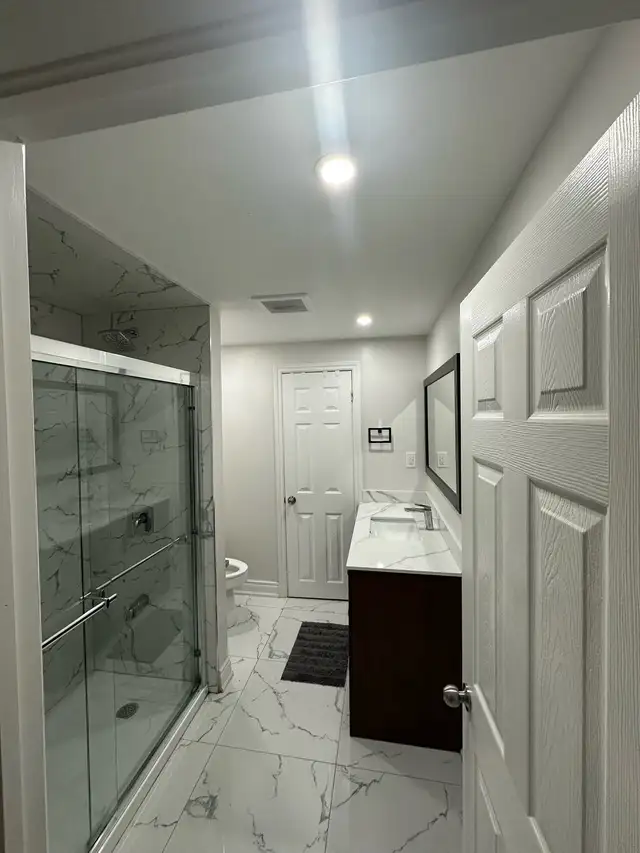 TWO BEDROOM LEGAL BASEMENT - Photo 2