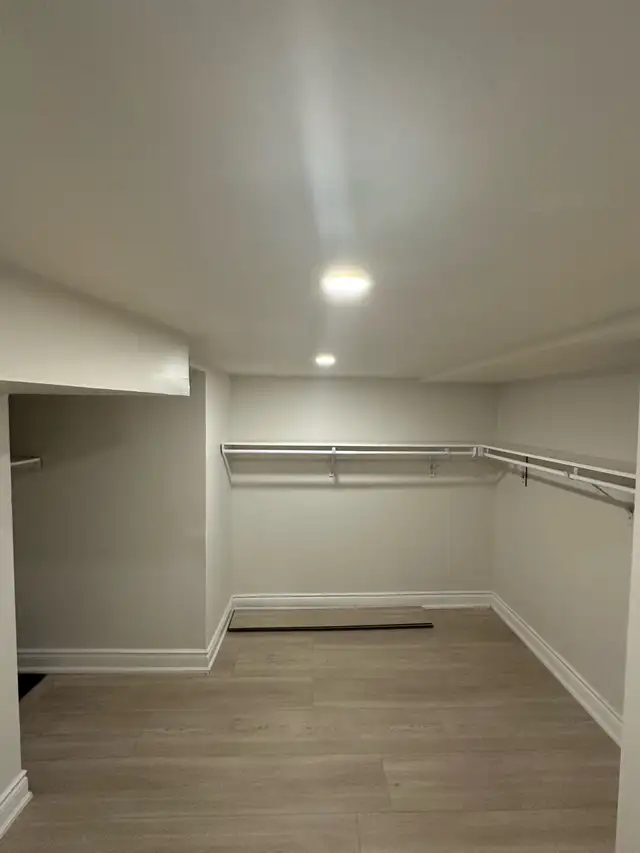 TWO BEDROOM LEGAL BASEMENT - Photo 7