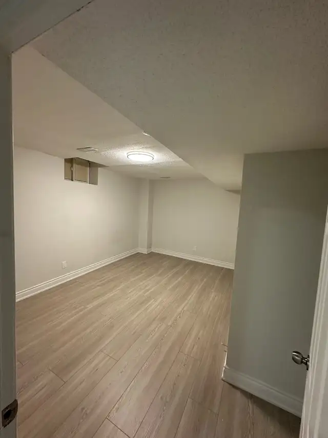 TWO BEDROOM LEGAL BASEMENT - Photo 9