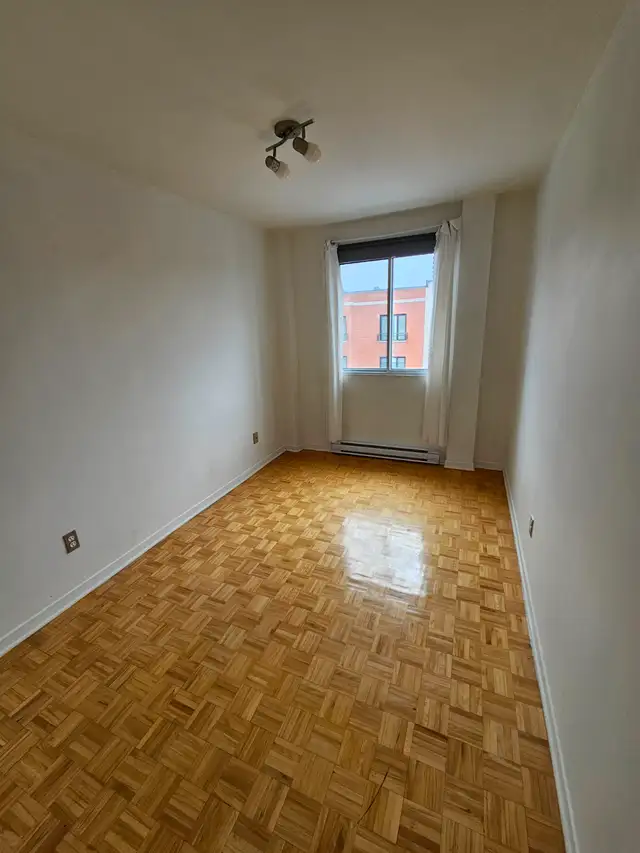 VILLERAY, 4 1/2, Non Chauffé, Troisième Étage, LIBRE - Photo 9