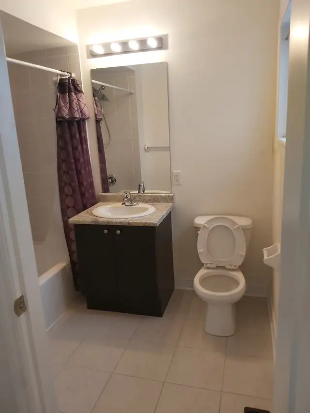 Room For Rent: Woodstock ON, N4T 0G7 $900 - Avail. May 1, 2026 - Photo 4