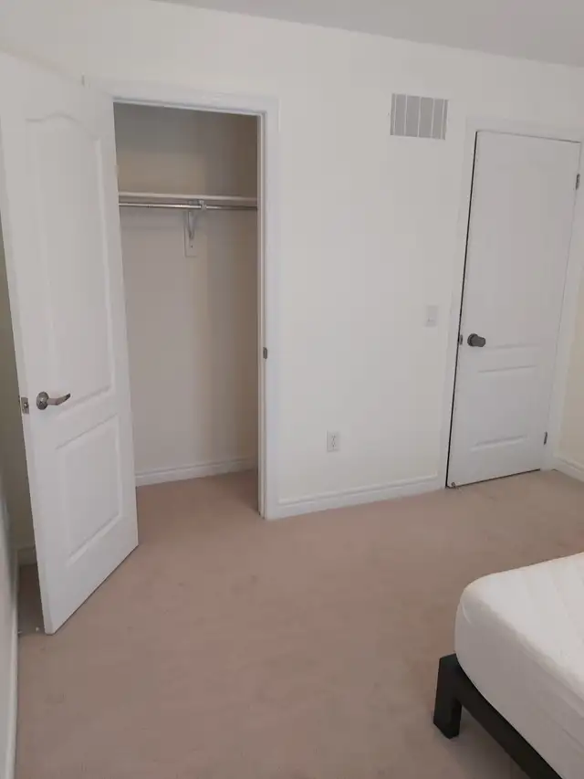 Room For Rent: Woodstock ON, N4T 0G7 $900 - Avail. May 1, 2026 - Photo 5