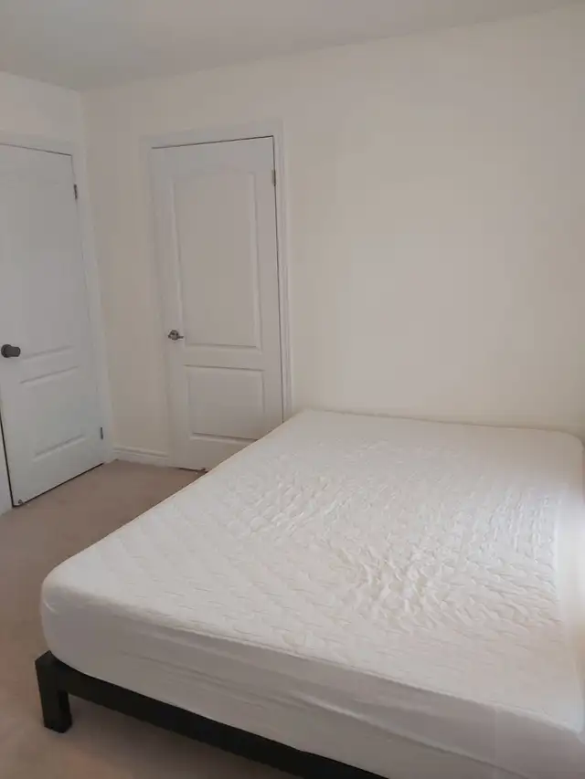 Room For Rent: Woodstock ON, N4T 0G7 $900 - Avail. May 1, 2026 - Photo 6