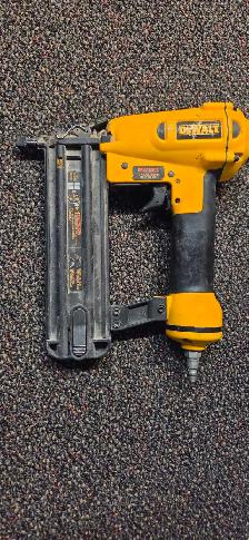 DeWalt 18g Brad Nailer - Photo 4