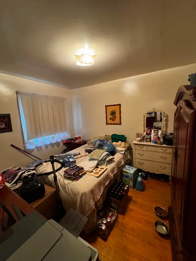 Spacious Upper-Level Appartment in peaceful neighborhood - Photo 6