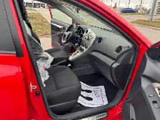 2011 Toyota Matrix S AUTO SUNROOF - Photo 11