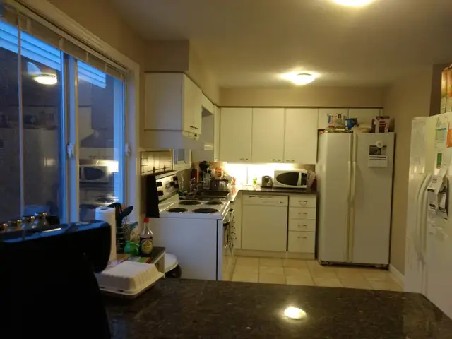 2 bedrooms upstairs available, Sublease in Summer - Photo 4