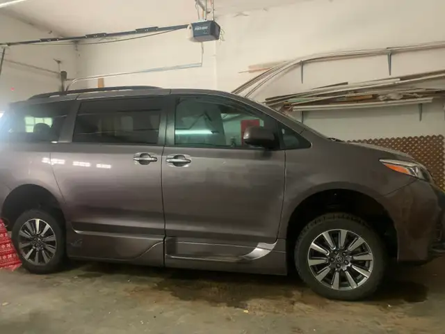 Wheelchair van. 2020 Sienna VMI - Photo 2