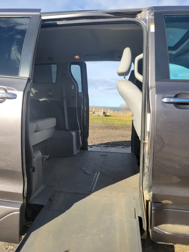 Wheelchair van. 2020 Sienna VMI - Photo 3