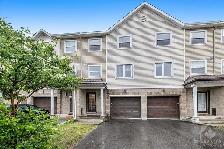 Primary bedroom in a townhouse for rent in Barrhaven - Shared