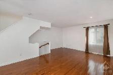 Primary bedroom in a townhouse for rent in Barrhaven - Shared - Photo 5