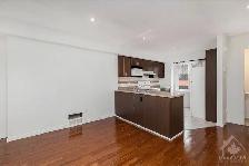 Primary bedroom in a townhouse for rent in Barrhaven - Shared - Photo 7