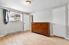 3 1/2 Bachelor Condo Brossard   Parking - For rent - À Louer - Photo 2