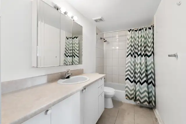 3 1/2 Bachelor Condo Brossard   Parking - For rent - À Louer - Photo 4