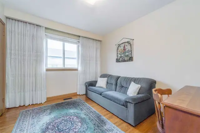 MAIN UPPER LEVEL ROOMS FOR RENT WESTWOOD MALL MALTON MISSISSAUGA - Photo 12