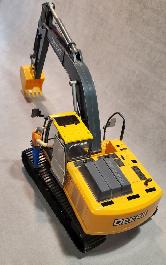 JOHN DEERE model EXCAVTOR - 12 BUCKS! - Photo 3