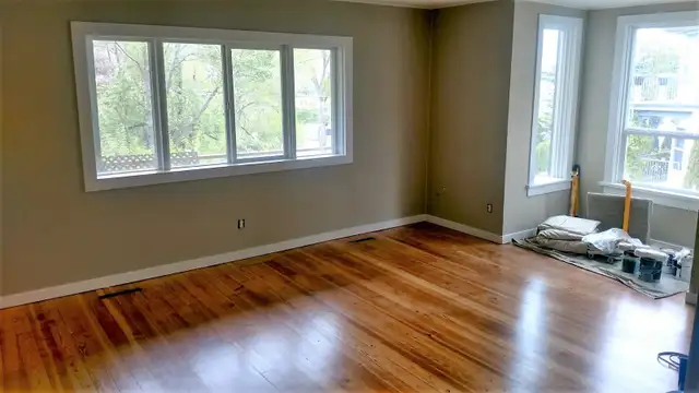 2 bdr main floor with large yard - 2 blocks from downtown