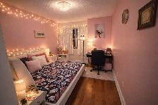 ✔️Master Bedroom (St Clair & Midland)- For Couple/ 2 Students