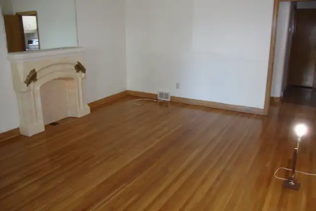 Main Floor, 2-Bdrm House in Varsity View - Photo 2