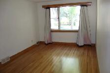 Main Floor, 2-Bdrm House in Varsity View - Photo 7