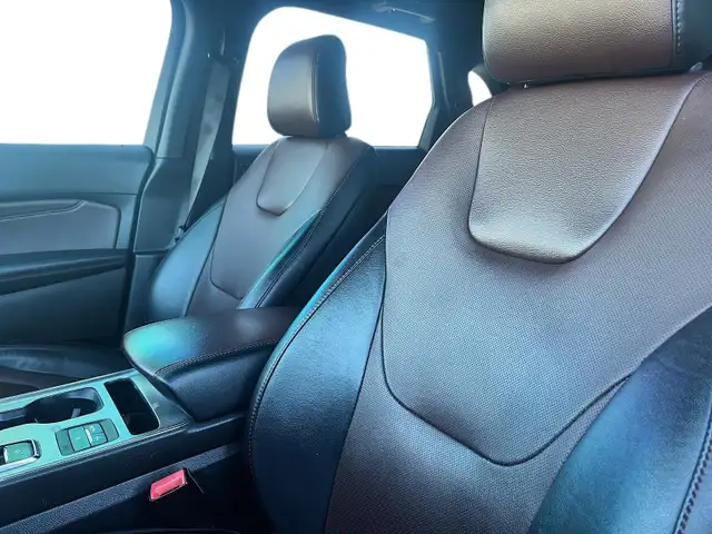2021 Ford Edge Titanium Titanium | Elite Pkg | Leather | Moon... - Photo 12
