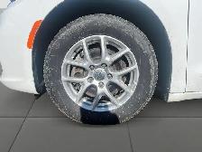 2023 Chrysler Pacifica Touring-L Touring L | Leather Seats |... - Photo 6