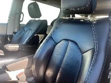 2023 Chrysler Pacifica Touring-L Touring L | Leather Seats |... - Photo 8