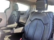 2023 Chrysler Pacifica Touring-L Touring L | Leather Seats |... - Photo 9