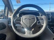 2023 Chrysler Pacifica Touring-L Touring L | Leather Seats |... - Photo 19