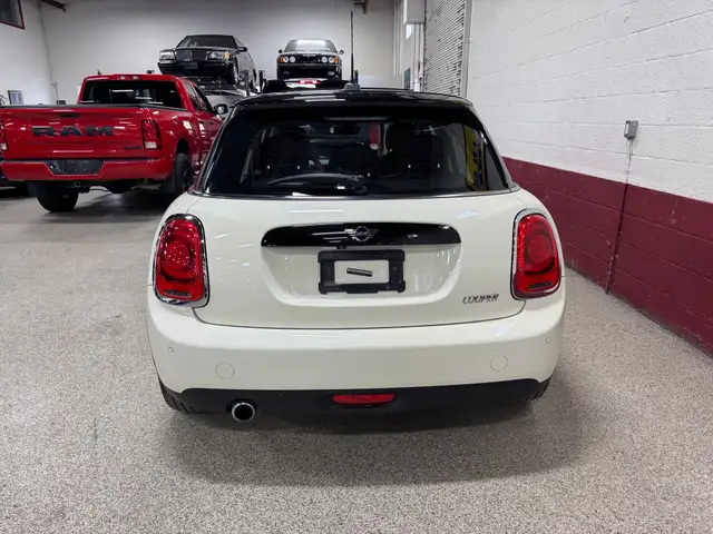2020 MINI 5 Door COOPER|PANO-ROOF - CAMERA - COMFORT ACCESS - AP - Photo 4