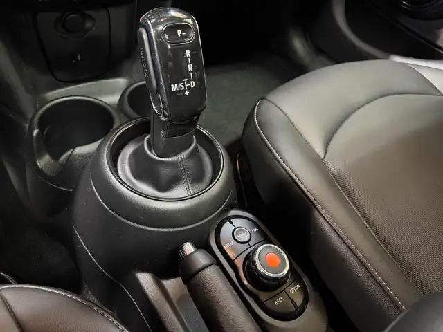 2020 MINI 5 Door COOPER|PANO-ROOF - CAMERA - COMFORT ACCESS - AP - Photo 18