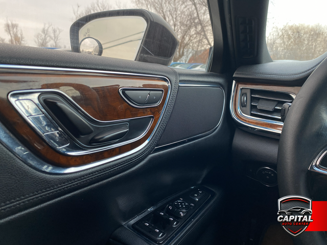 2017 Lincoln Continental Reserve - Photo 12