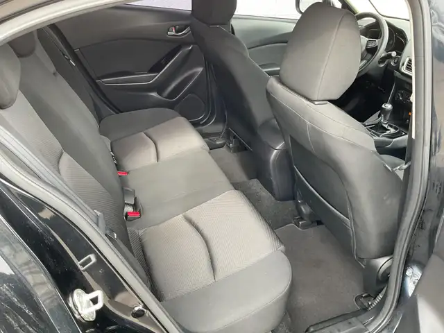 2018 Mazda 3 GX - Photo 9