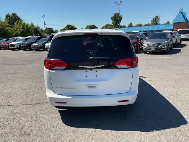 2024 Chrysler Grand Caravan SXT - Photo 4