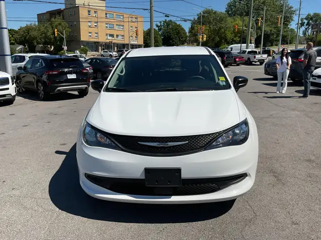 2024 Chrysler Grand Caravan SXT - Photo 8