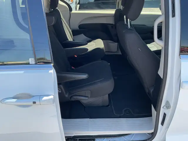 2024 Chrysler Grand Caravan SXT - Photo 12