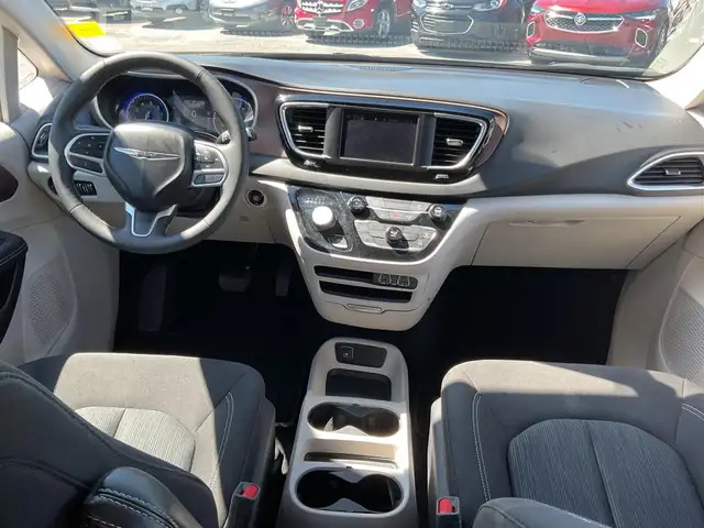 2024 Chrysler Grand Caravan SXT - Photo 13