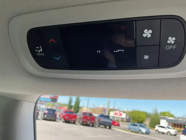 2024 Chrysler Grand Caravan SXT - Photo 25