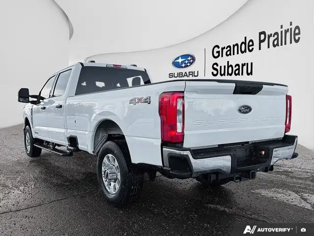 2023 Ford Super Duty F-350 SRW XLT - Photo 4
