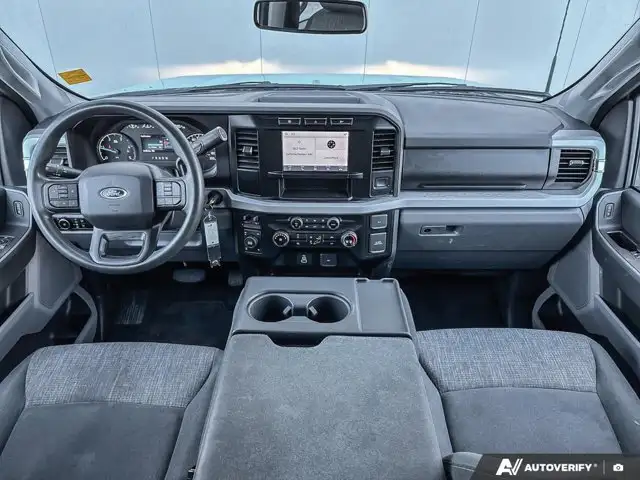 2023 Ford Super Duty F-350 SRW XLT - Photo 25