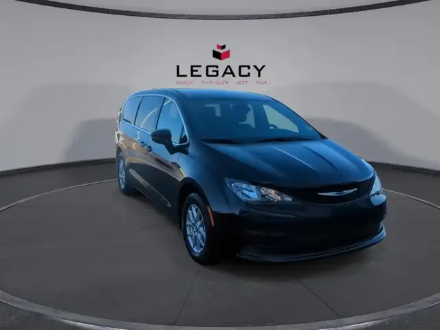 2025 Chrysler Grand Caravan SXT Heated Seats | Apple CarPlay | A - Photo 2