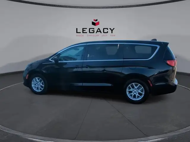 2025 Chrysler Grand Caravan SXT Heated Seats | Apple CarPlay | A - Photo 5