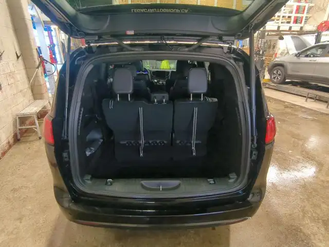 2025 Chrysler Grand Caravan SXT Heated Seats | Apple CarPlay | A - Photo 19