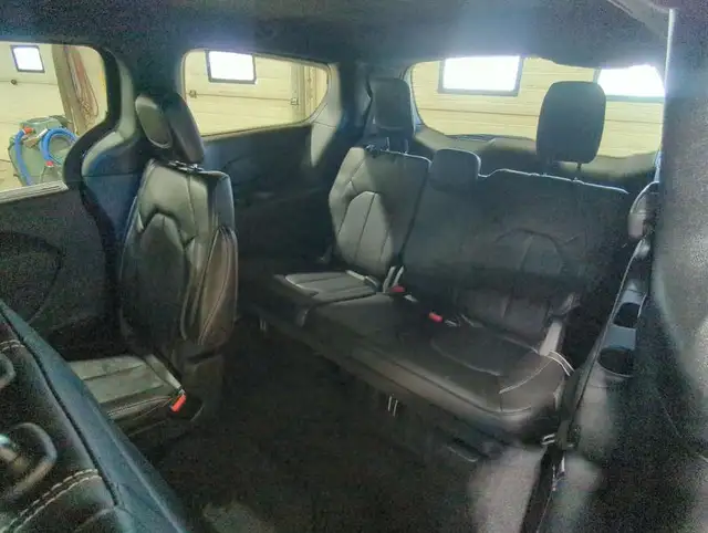 2025 Chrysler Grand Caravan SXT Heated Seats | Apple CarPlay | A - Photo 24