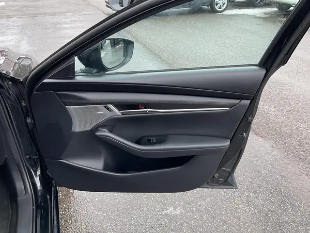 2024 Mazda 3 GT w/Turbo - Photo 17