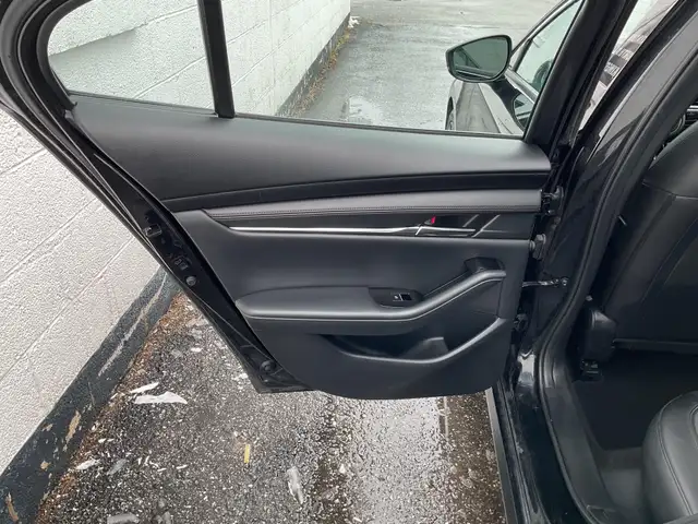 2024 Mazda 3 GT w/Turbo - Photo 18