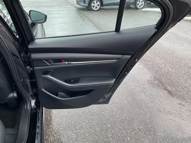 2024 Mazda 3 GT w/Turbo - Photo 19