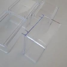 4 CONTENANTS NEUFS EN PLASTIQUE SOLIDE 5'x3.5'x2'HAUT: $10.00 - Photo 2