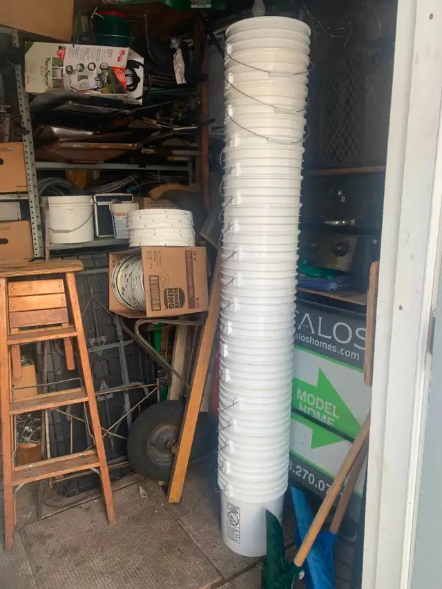 Food Grade 18 Litre Buckets & LidsCA$6