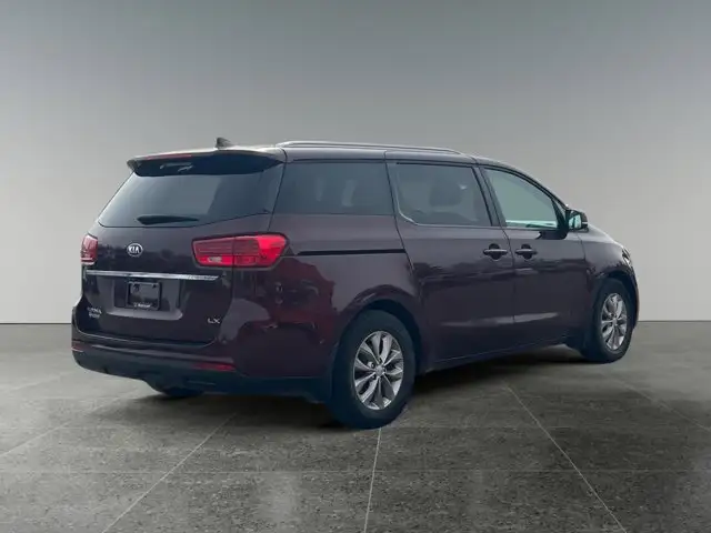 2019 Kia Sedona LX - Photo 7